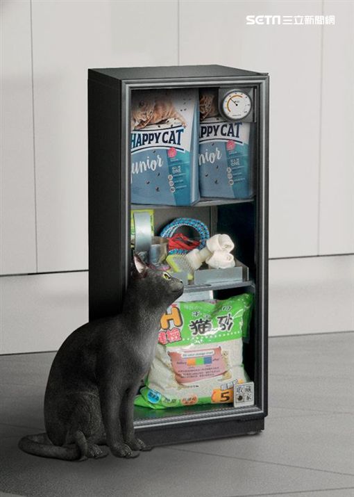 貓食放防潮箱