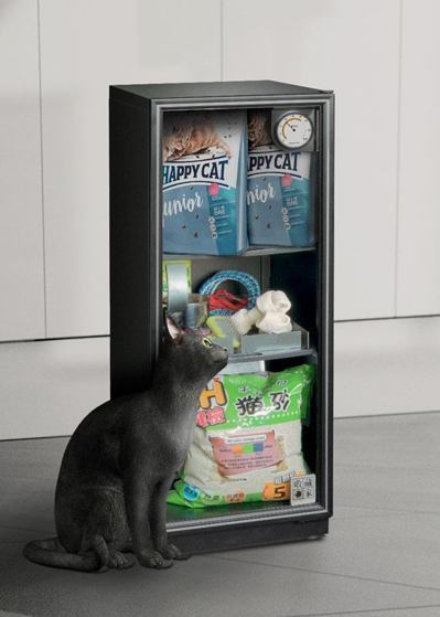 貓咪食物放防潮箱
